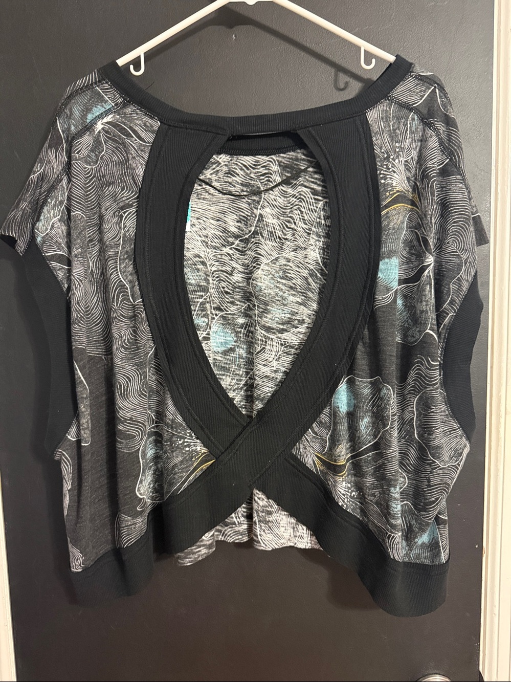 FP Movement My Time Printed Tee Open Back Exercise Size: L - Picture 5 of 8